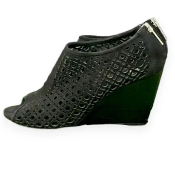 Aquatalia Black Pierced Caged Leather Open Peep Toe Wedges Booties Shooties 7.5 - Picture 7 of 8